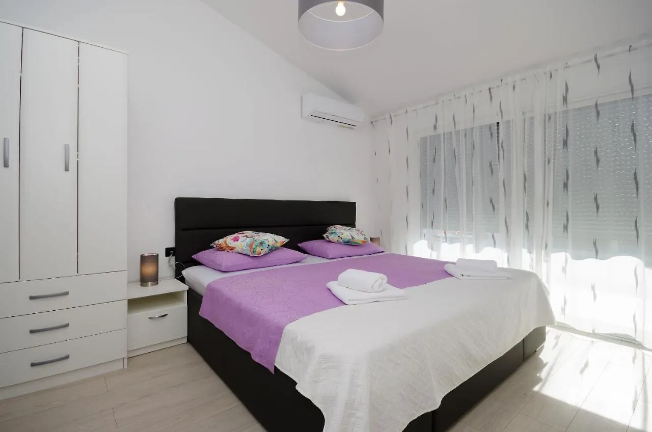 Villa Icici 0*,  Croatia